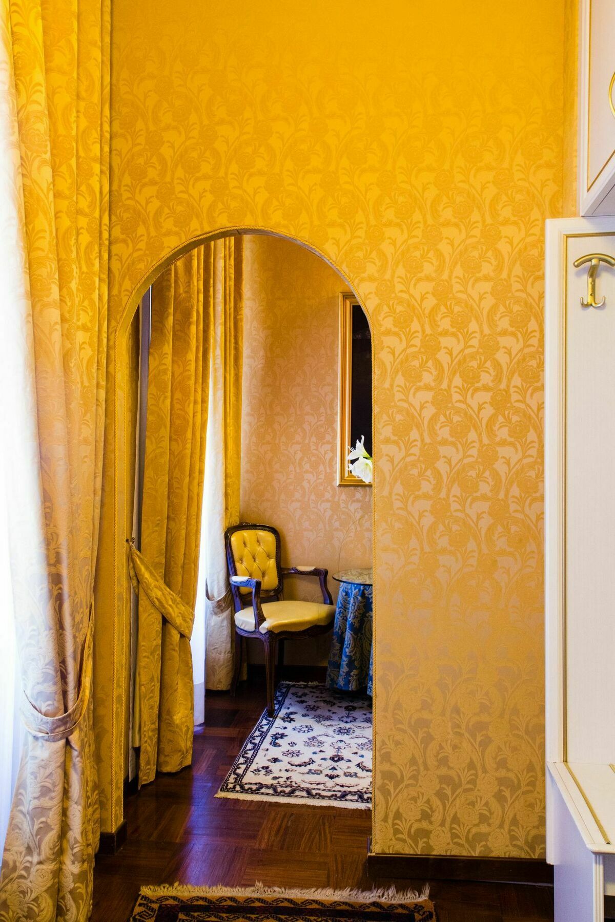 Canova Rooms In Spanish Steps Рим Экстерьер фото